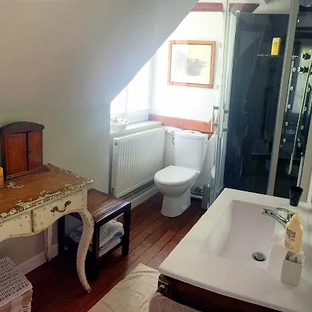 La Cour Du Pressoir Bed & Breakfast *