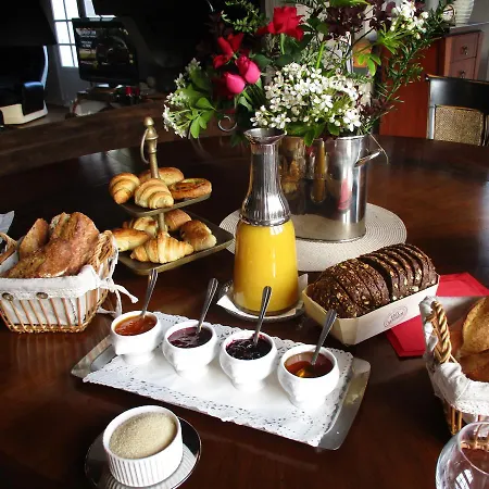 La Cour Du Pressoir Bed & Breakfast *
